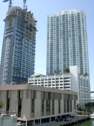 Brickell on the River photo 2