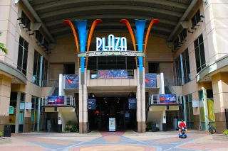 CMX Plaza Cinema Café 12