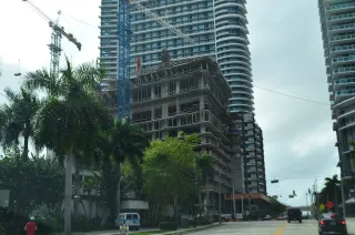 SLS Brickell photo 2