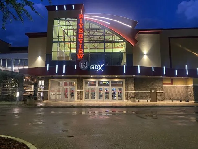 AMC Riverview 14