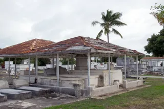 Peary Court Naval Cemetery photo 6