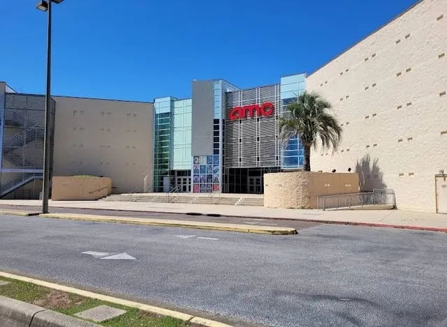 AMC CLASSIC Pensacola 18
