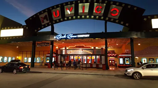 AMC Highwoods 20